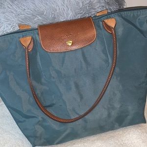 Long Champ Medium Tote